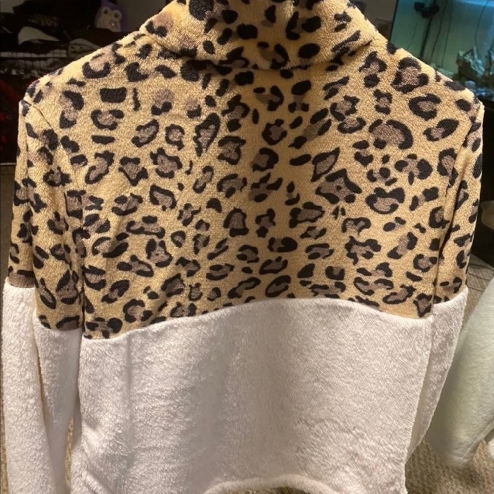 Leopard Pullover - Picture 5 of 5